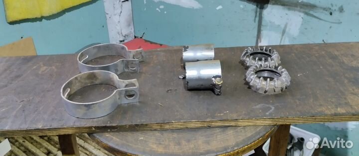 Гайки и крепления глушителей мотоцикла Паннония