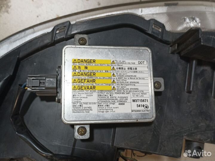 Фара Mazda Mpv LW3W L3 Xenon правая