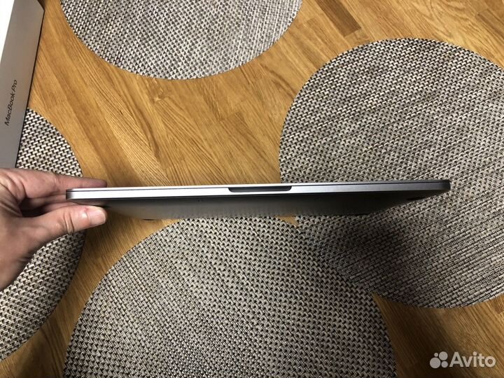 Macbook touch bar 2020/512 ssd