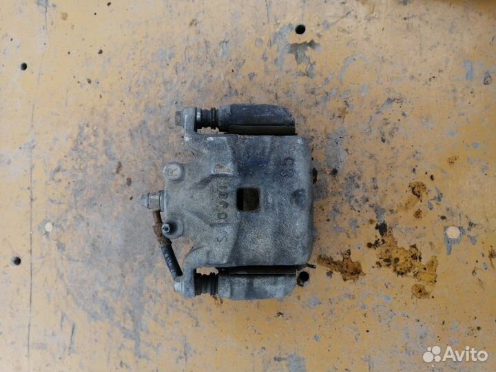 Суппорт передний правый Nissan Teana J32 VQ25