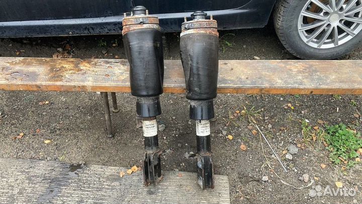 Стойка пневмобалон амортизатор перед Range Rover 3