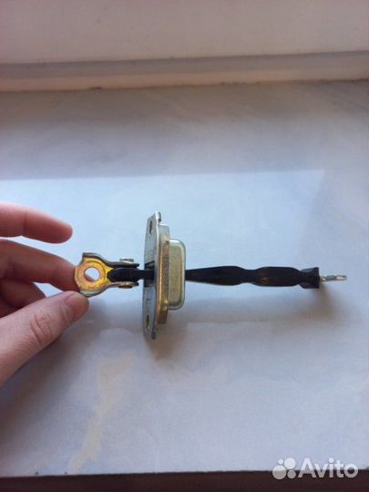 Ограничитель двери задний левый Mitsubishi