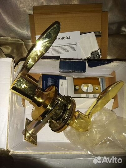 Замок дверной новый