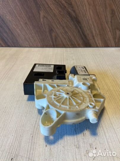 Мотор стеклоподъемника передний левый Ford Focus 2