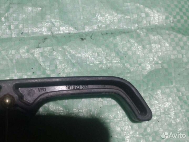 Трос капота Volkswagen Golf 2