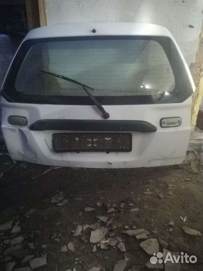 Дверь багажника nissan