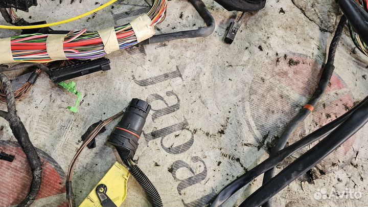 Салонная проводка на Mercedes-Benz R230 SL500