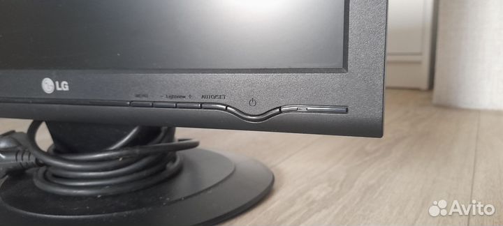 Монитор LG flatron L1917s