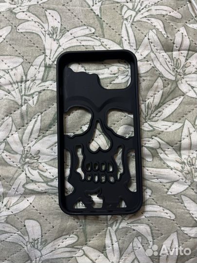 Чехол на iPhone 13