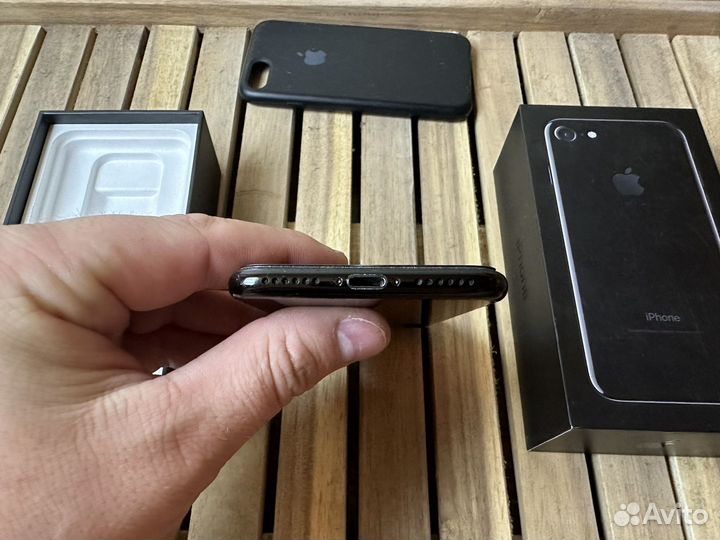 iPhone 7, 32 ГБ