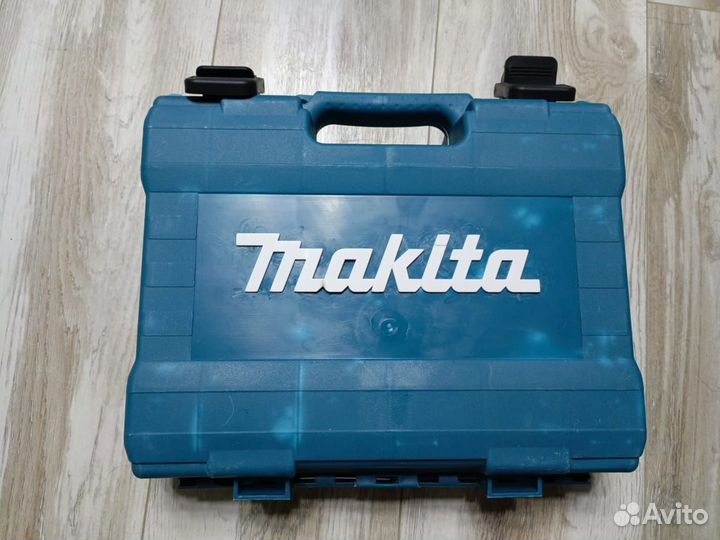 Винтоверт ударный аккумуляторный Makita