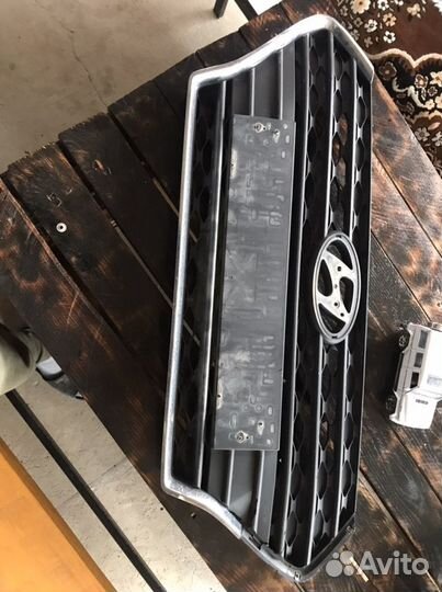 Решетка радиатора Solaris от 2017