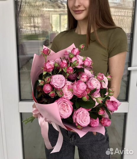 Букет из пионовидных кустовых роз, доставка цветов