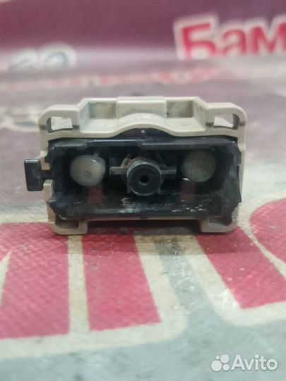 Форсунка омывателя фары передняя правая Toyota Lan