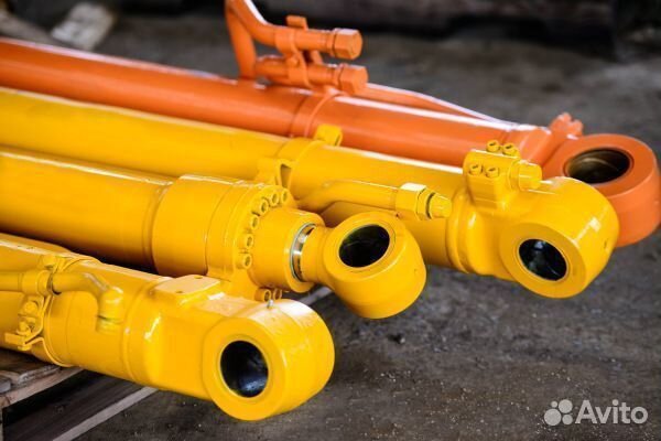 Ковшевой гидроцилиндр Hitachi ZX200-3