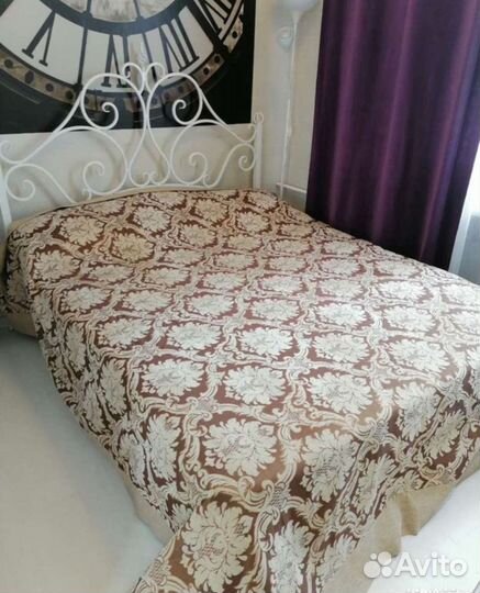 Покрывало и подушки