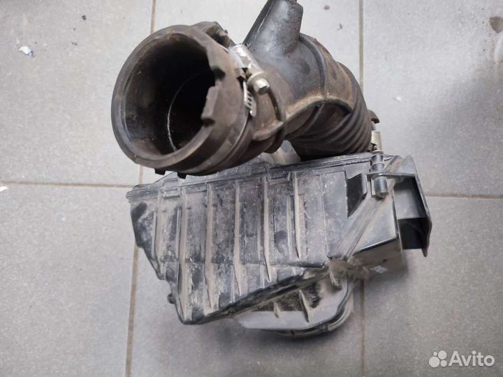 Корпус воздушного фильтра на Renault Fluence