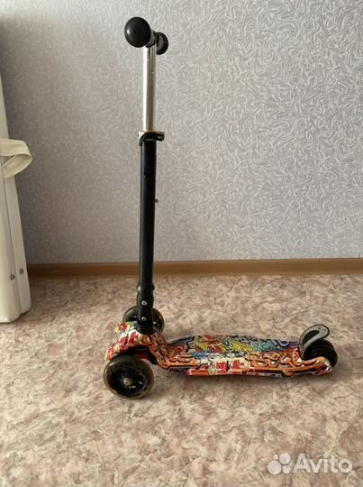 Самокат трехколесный