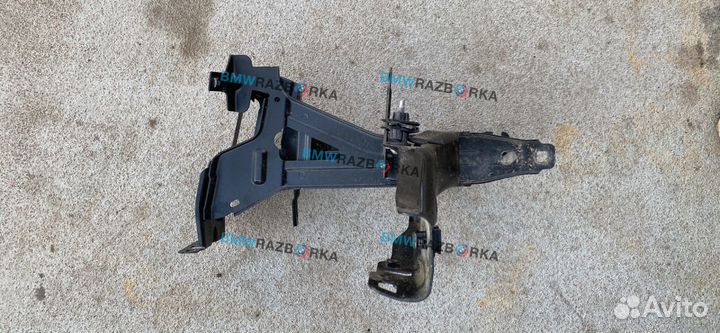 Крепление фары (кронштейн фары) правой BMW X3 M