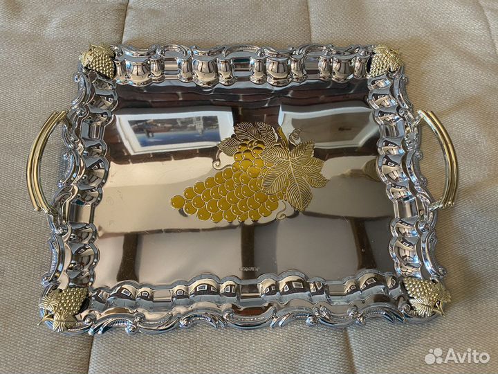 Поднос с виноградом Bergner хромированный