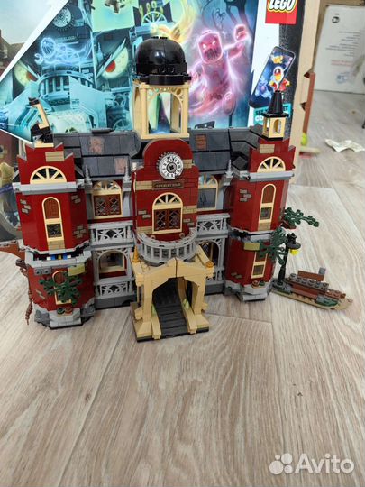 Lego hidden side замок