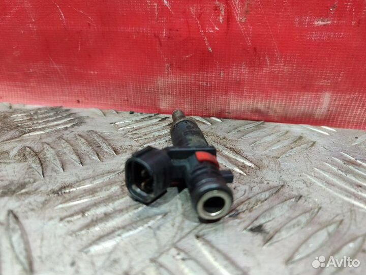 Форсунка топливная Peugeot 308 / 4A / 4C хэтчбек