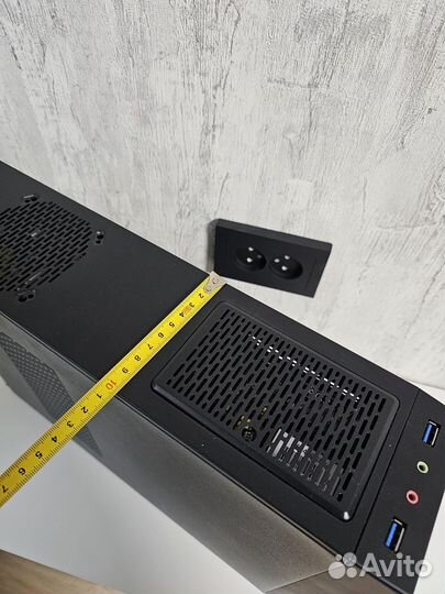 Компактный игровой офисный компьютер