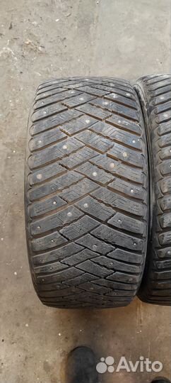 Goodyear UltraGrip 245/45 R17