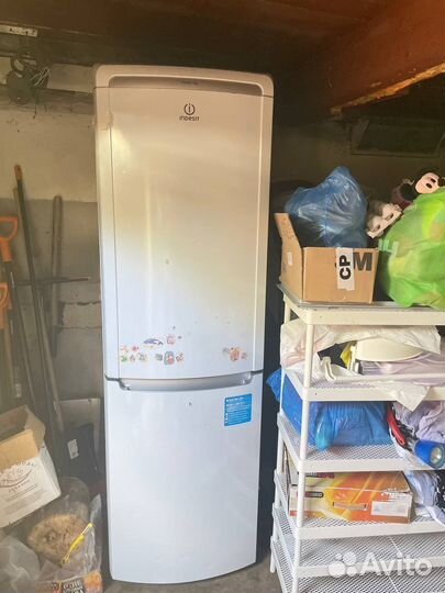 Холодильник indesit pbaa 337 F(RU) белый