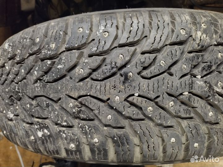 Nokian Tyres Hakkapeliitta 9 SUV 235/65 R17 108