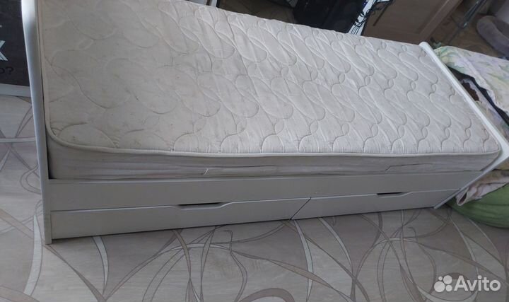 Кровать односпальная с матрасом бу