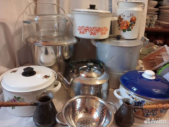 Кастрюли, сковороды, кухонная утварь