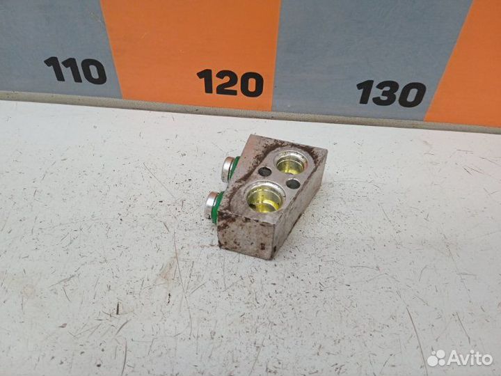 Клапан кондиционера Hyundai Elantra 3 2.0 2003
