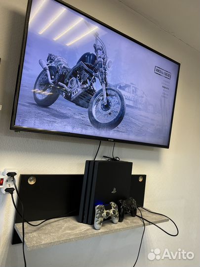 Sony Playstation 4 pro (1TB)