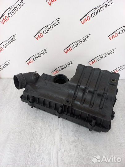 Корпус воздушного фильтра Volkswagen Polo 1.6 2011