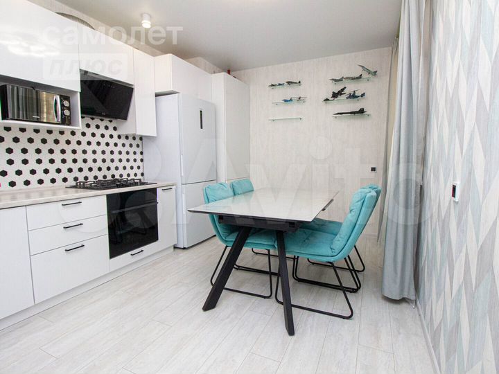 2-к. квартира, 70 м², 1/4 эт.