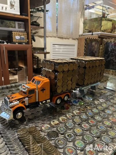 Фредлайнер который перевозит грузы