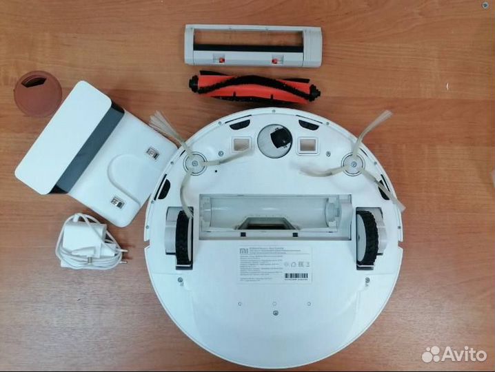 Робот-пылесос Xiaomi Mi Robot Vacuum-Mop Essential