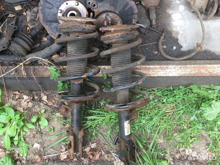 Стойки передние для Киа Рио2