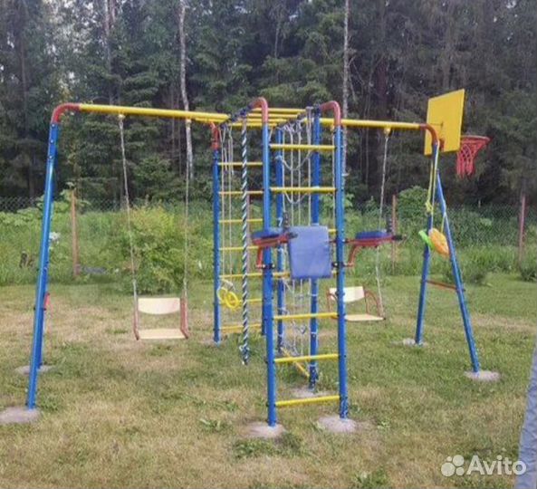 Новая уличная детская площадка. Уличные качели