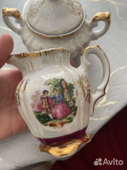 Сахарница и молочник