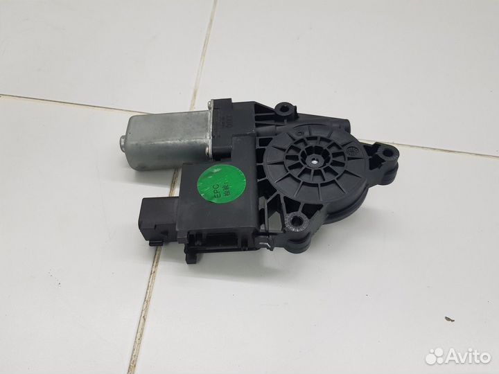 Моторчик переднего правого стеклоподъемника