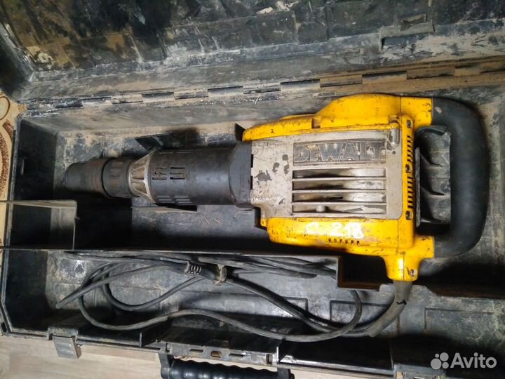 Отбойный молоток dewalt