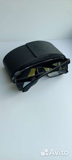 Солнцезащитные очки prada