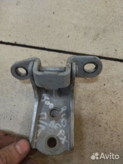 Петля двери передняя левая Kia Rio 3
