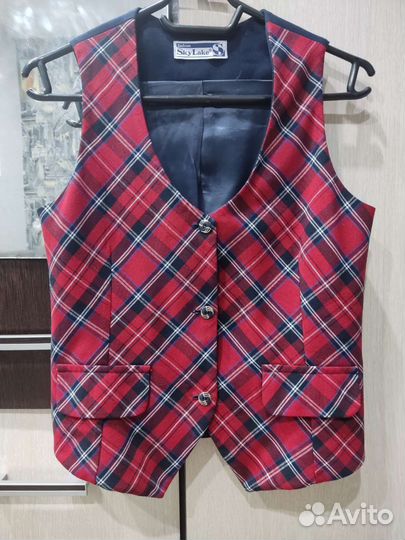 Школьная форма на девочку (жилетка и сарафан)