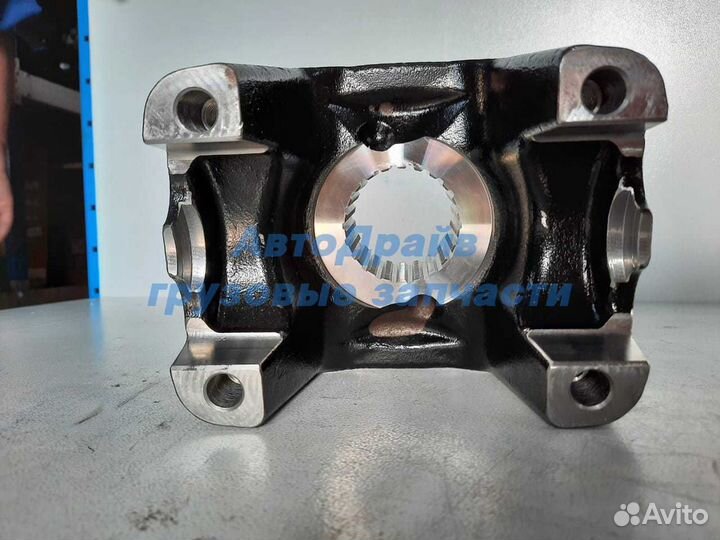 Хвостовик заднего редуктора P520 Скания