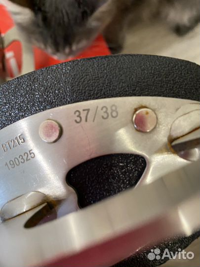 Коньки фигурные женские 37 размер