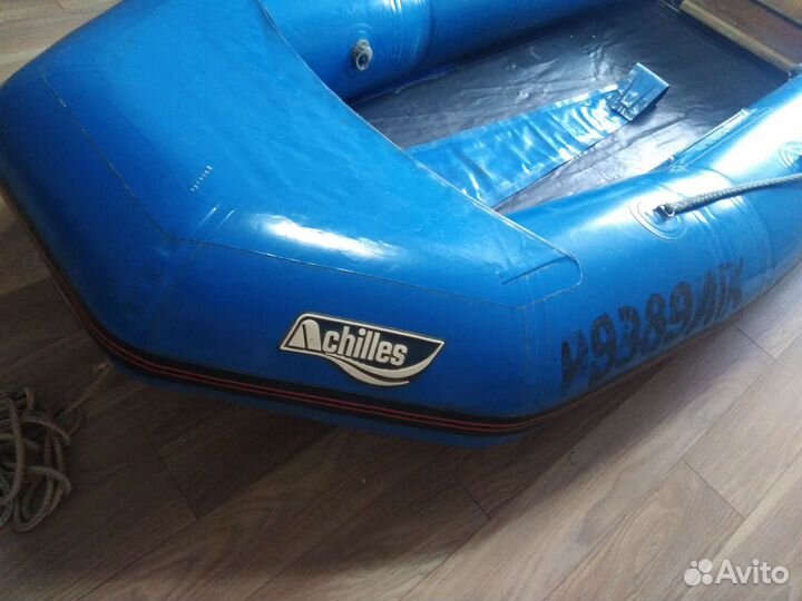 Лодка весельная