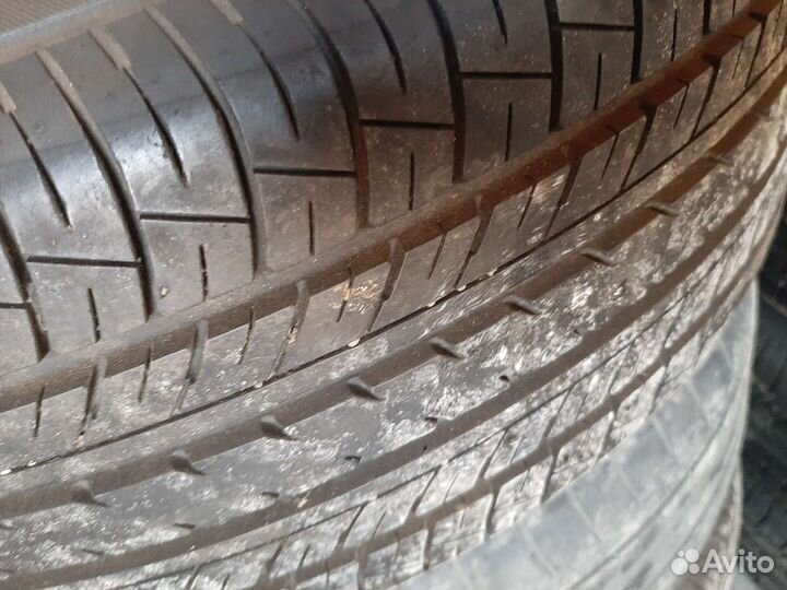 R17 Yokohama BluEarth E70 215/55, PCD 5x114.3 DIA 52